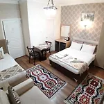 Burak Aparthotel 4*