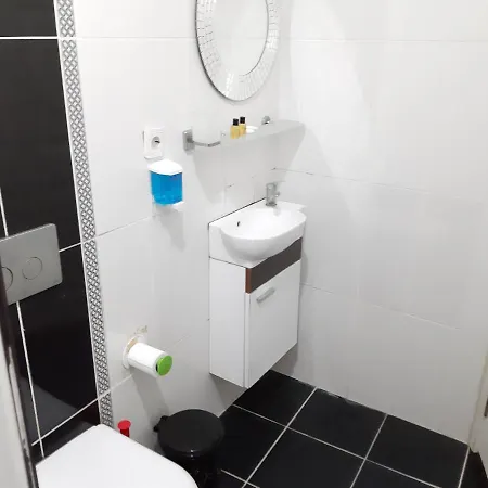 Ξενοδοχείο με διαμερίσματα Burak 4*