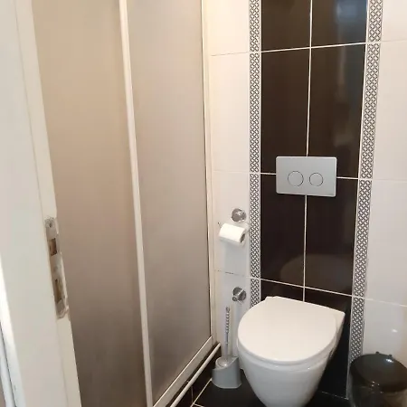 Ξενοδοχείο με διαμερίσματα Burak 4*