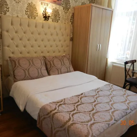 Ξενοδοχείο με διαμερίσματα Burak 4*